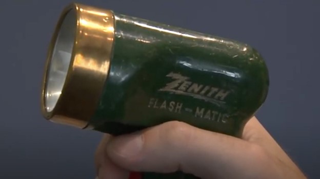 ریموت کنترل شرکت آمریکایی ZENITH با نام تجاری Flash-matic